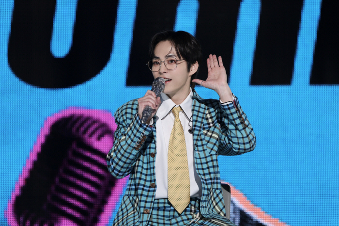 시우민, 첫 솔로 팬콘 성료…첸-백현도 깜짝 등장, 첸백시 훈훈 우정