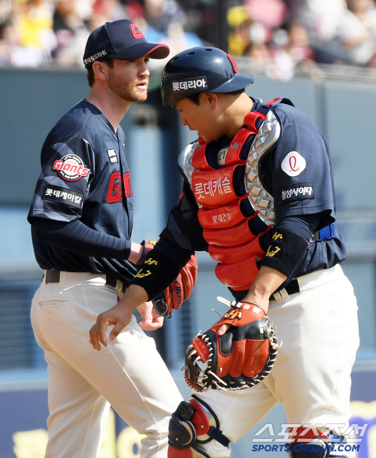'악송구에 폭투까지...' 잠실 개막전 굳어버린 80억 FA 포수, '친…