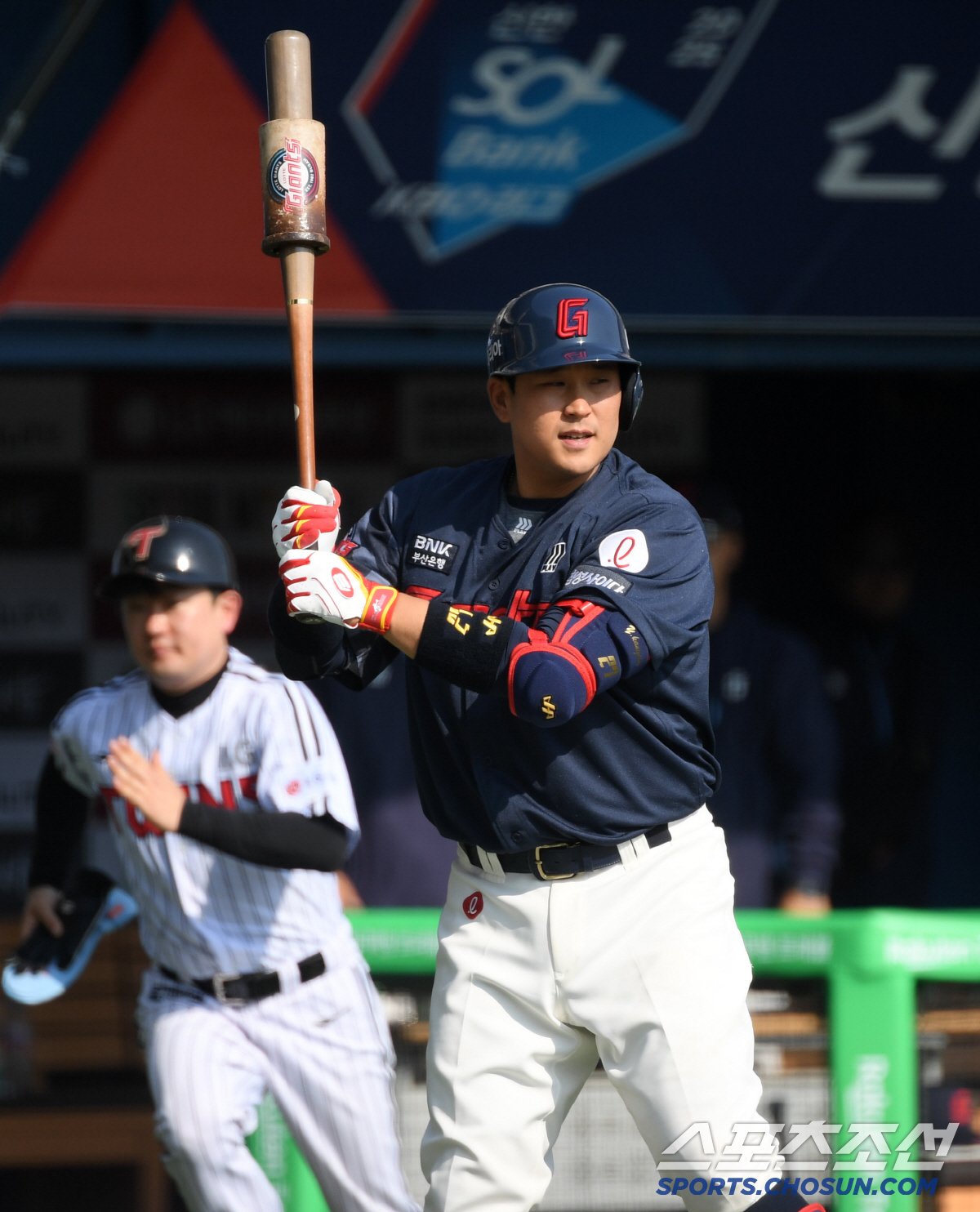 '악송구에 폭투까지...' 잠실 개막전 굳어버린 80억 FA 포수, '친…
