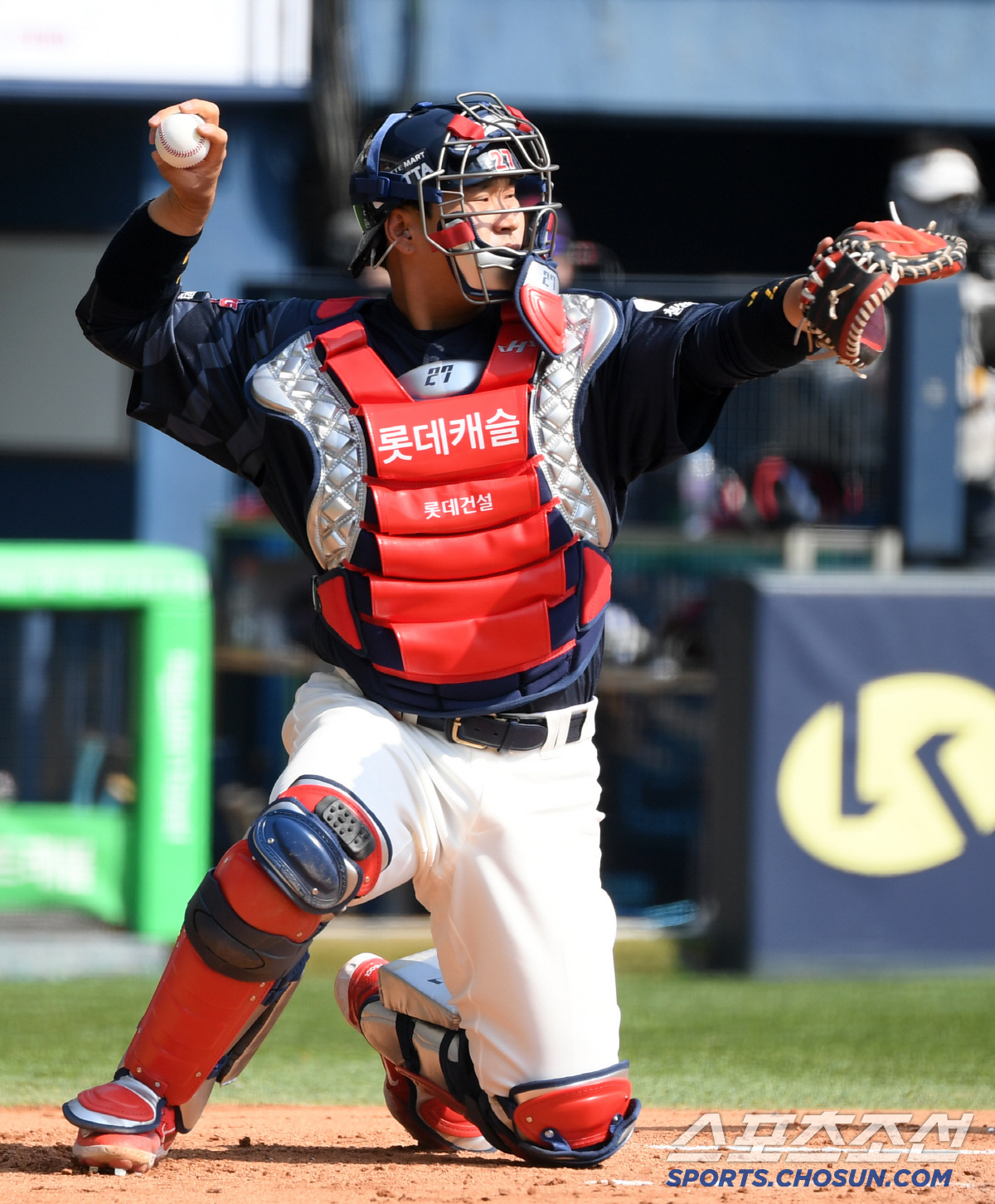 '악송구에 폭투까지...' 잠실 개막전 굳어버린 80억 FA 포수, '친…