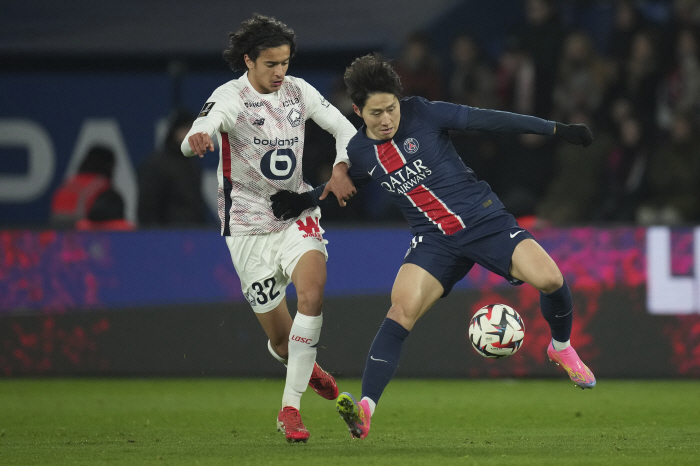 '이강인 웃어야 해, 말아야 해?' PSG 방출 리스트 5인에서 '제외'…