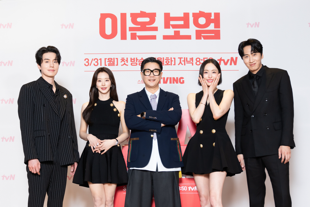 [SC현장] 이동욱·이광수 제대로 웃겨줄까..'이혼보험', '남사설'·'…