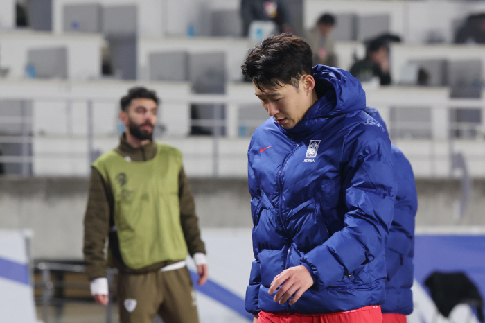 한국 축구 또 치욕, 월드컵 우승 후보 TOP 50 최하위 수준...일본…
