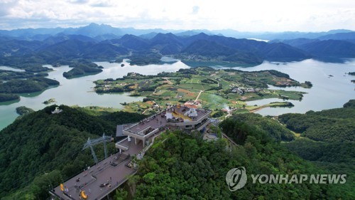 제천 관광객 2년째 1천만명↑…중부내륙 관광허브 '우뚝'