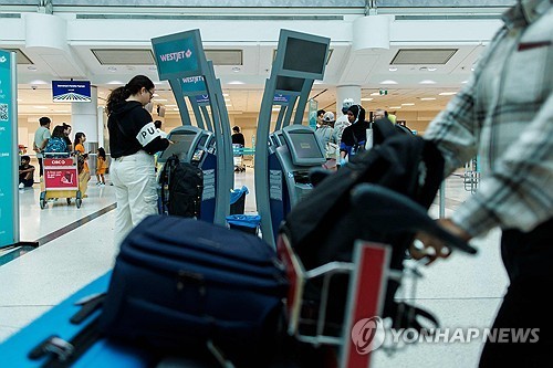 '트럼프 위협'에 반미감정 들끓는 캐나다, 미국 여행도 '보이콧'