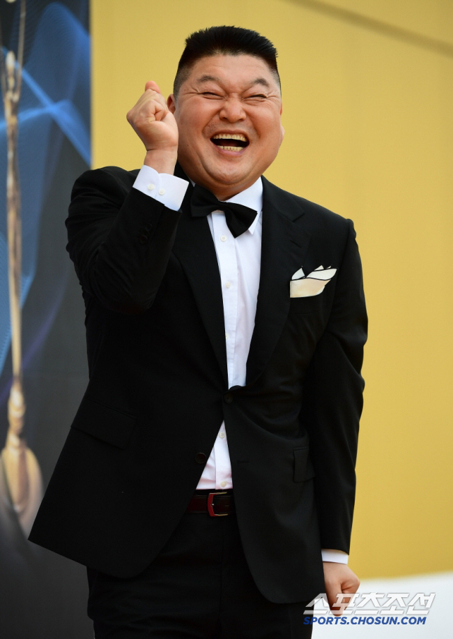 [공식] 강호동, '1박 2일' 이후 10년만 KBS 컴백…'공부와 놀부…