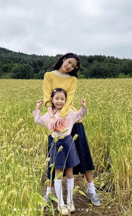 아이유, 故강명주 포옹 vs '학씨' 최대훈 째릿..'폭싹' 3막 대방출…