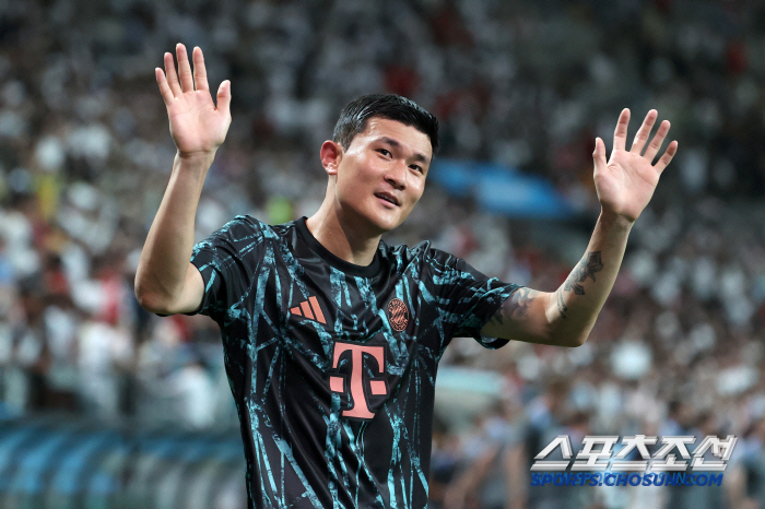 대박! '쉬길 잘했다' 뮌헨 훈련장으로 돌아온 철기둥, 김민재 아킬레스건…