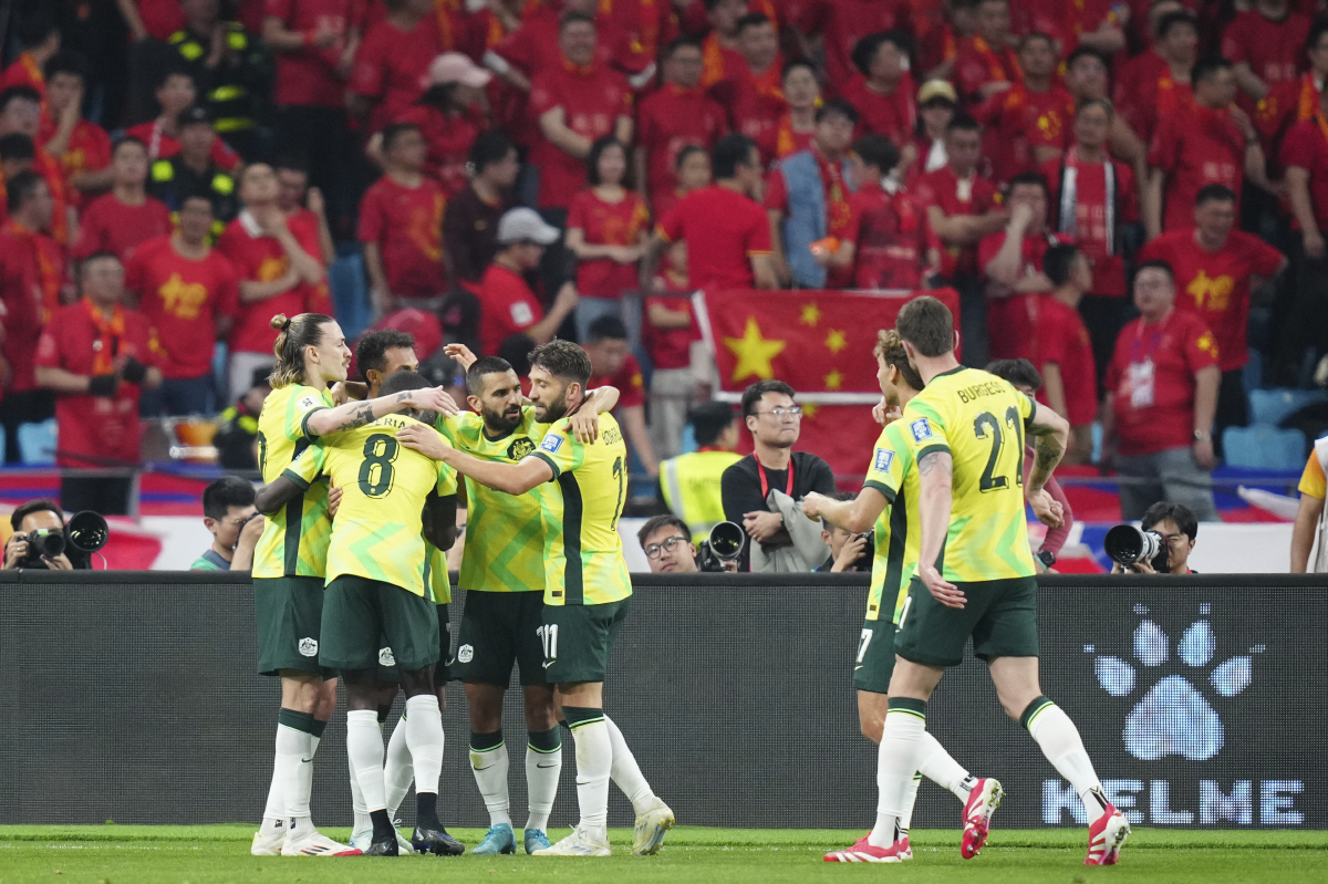 '中 GK 황당 실수→추가골 헌납' 최하위 중국, 월드컵 꿈 멀어진다…호…