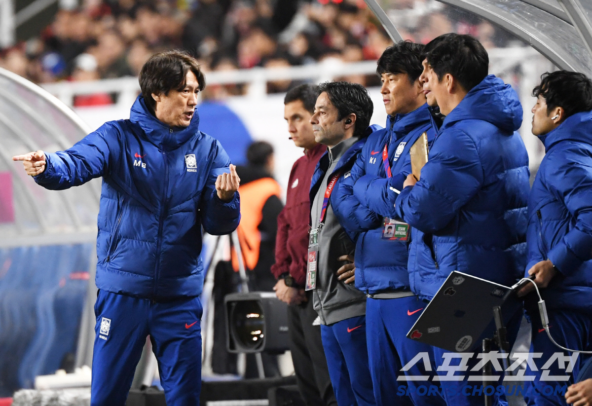 [현장일문일답]충격의 안방 연속 무승부, 고개숙인 홍명보 "내 책임"