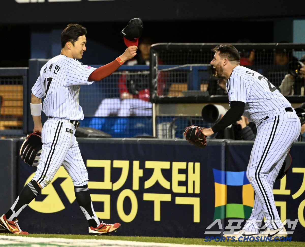 박해민 날고 또 날았다, 팀 구한 캡틴의 슈퍼 캐치에 90도 인사로 경의…