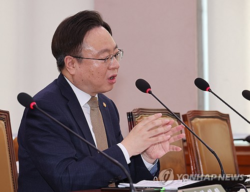 복지장관 "의사추계위 논란 지속은 반대를 위한 반대"