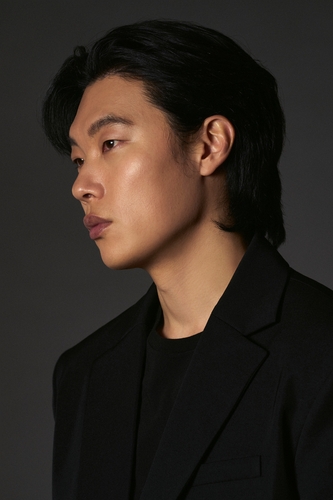 '계시록' 류준열 "선과 악보다 무엇을 믿느냐가 중요하죠"