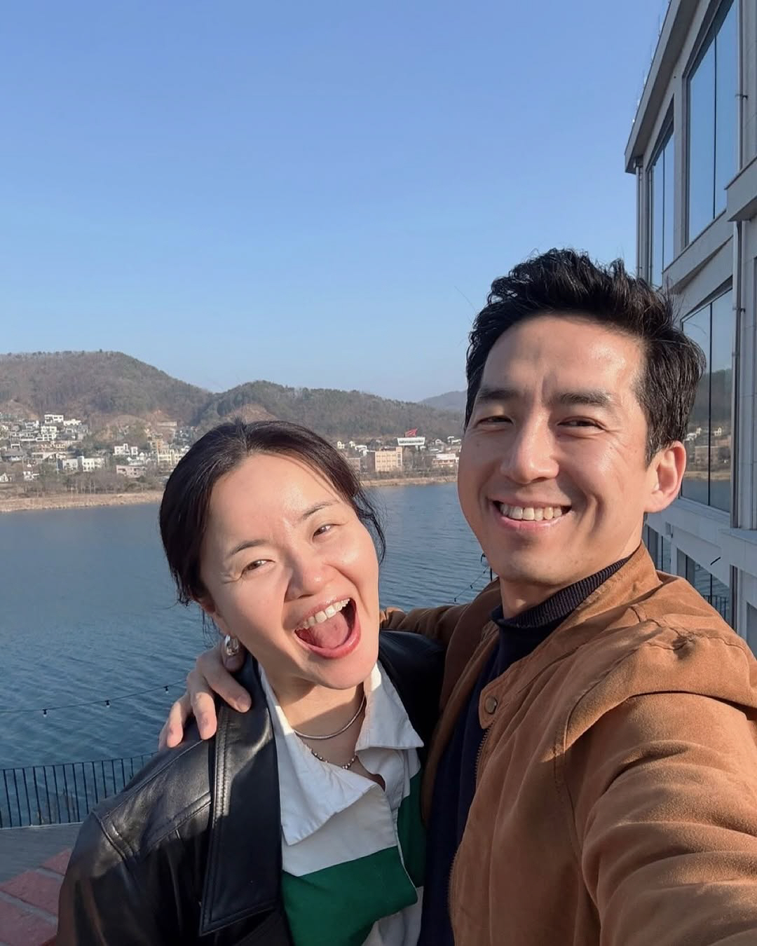 '45세 자연임신' 김효진, ♥목사 남편 '외모 TOP3'라더니..자랑할…