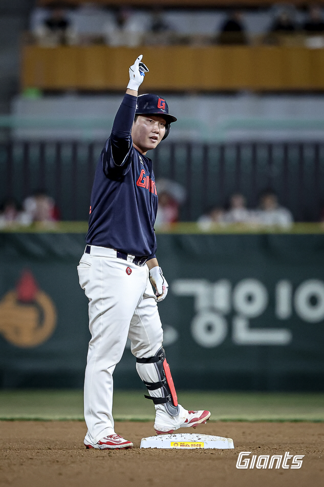 '통산 타율 0.211인데…' 올해는 다르다? 데뷔 8년만 첫 '고의4구…