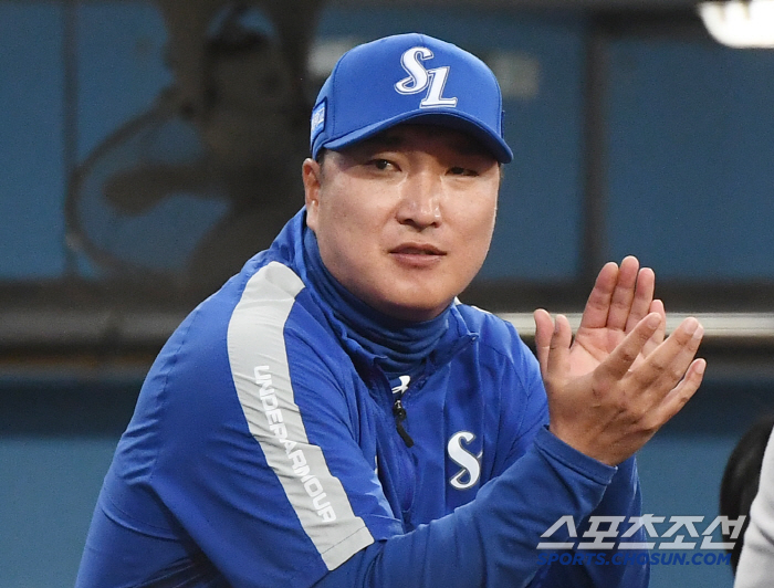 '홈런 공장장' 국민우익수 극찬했지만...난타전 기대한 호부지의 절망 […