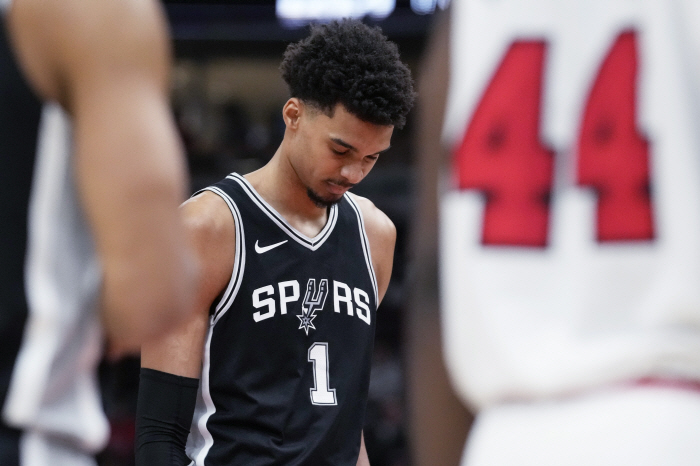 충격! NBA 휩쓰는 혈전증 공포, 괴물센터 웸반야마 이어 최고슈터 릴라…
