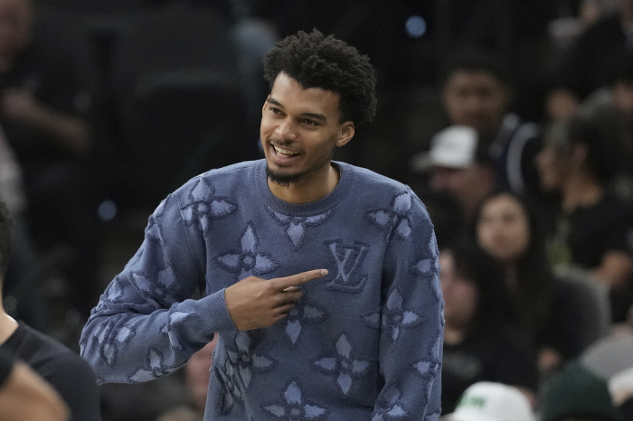 충격! NBA 휩쓰는 혈전증 공포, 괴물센터 웸반야마 이어 최고슈터 릴라…