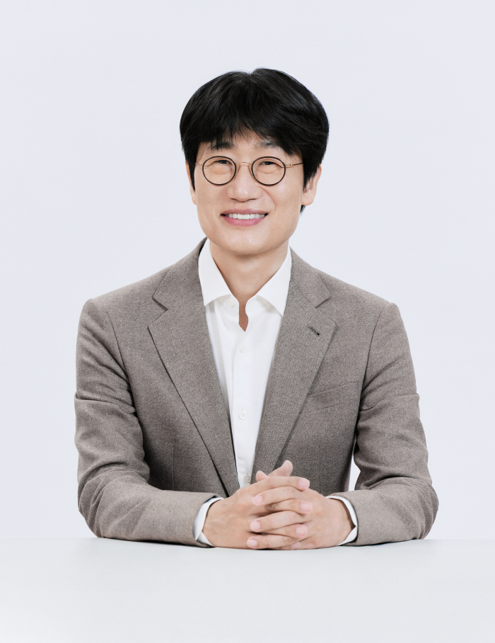 이해진 창업자 등판 네이버…최수연 2기 안정성 부여· AI 대전환 속도