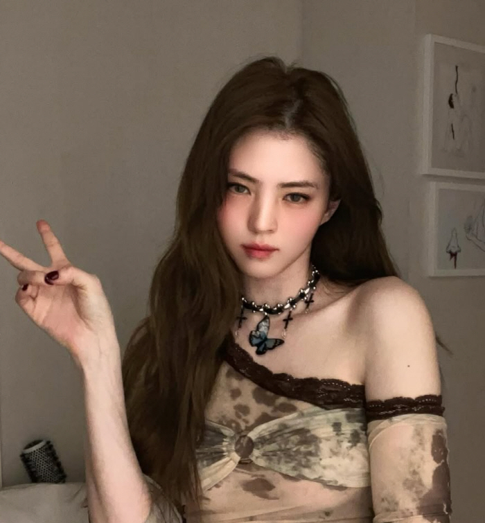 한소희, 민낯에 파란 머리+푸른 눈 '파격'..몽환적 퇴폐미