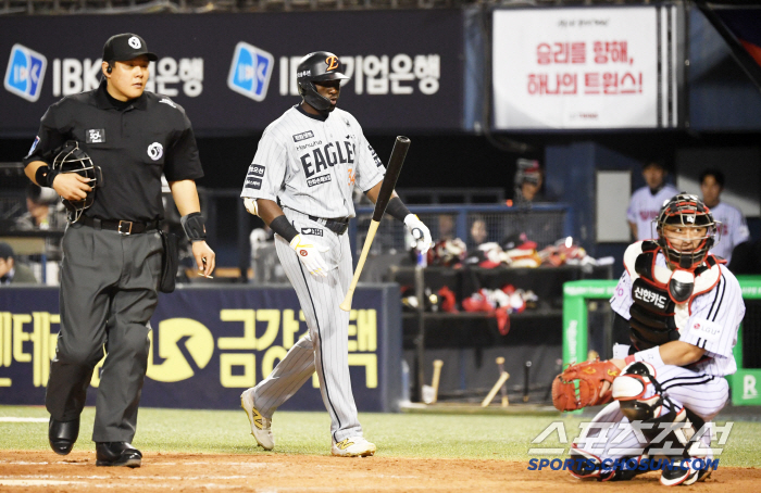 타구 머리 맞고도 출전 강행→또 침묵→15타수 0안타. 규정타석 채운 7…