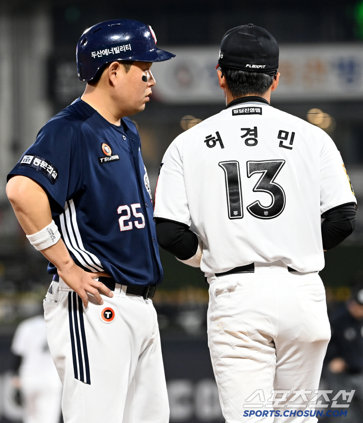 '감히 날 속여?' 빈 글러브 태그에 처절한 응징, 허경민에 아찔한 엉덩…