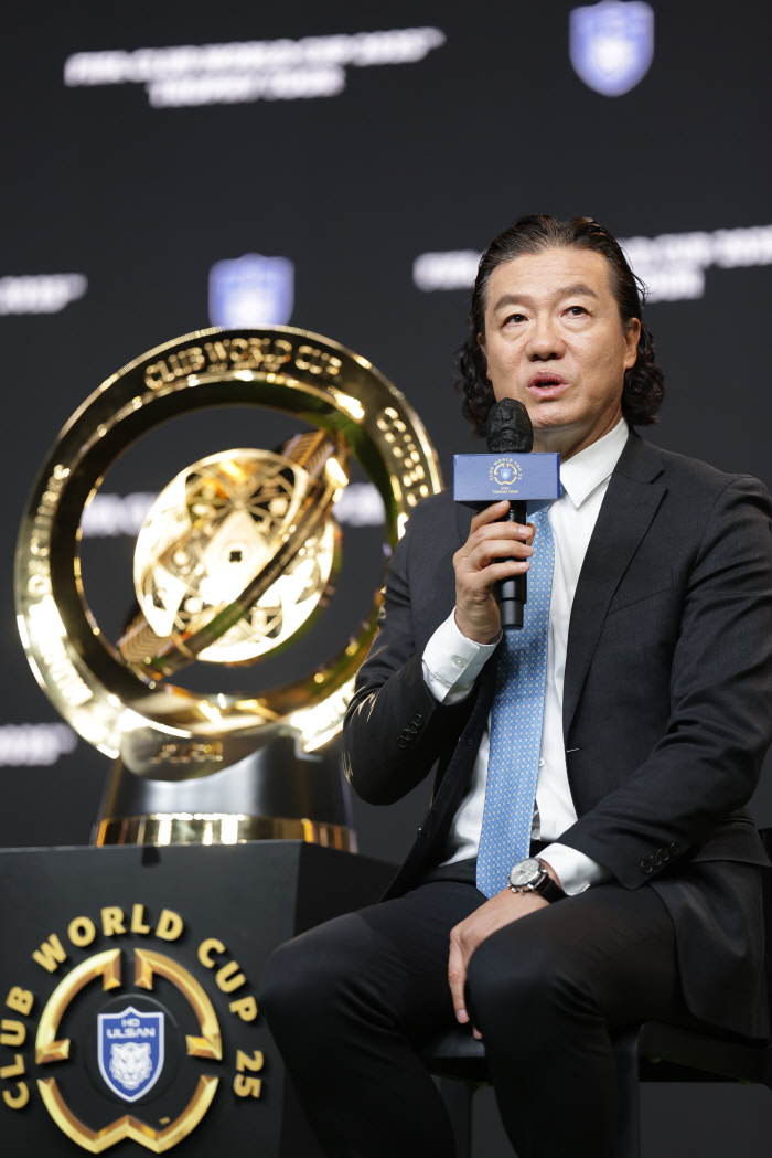 FIFA 미쳤다! 울산, 16강만 가면 300억 '돈방석'…클럽 월드컵 상금 '상상 초월'→우승 상금은 1835억 '달달'