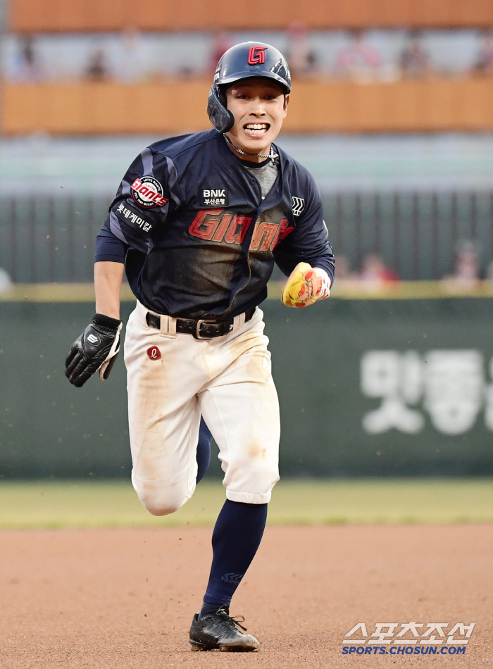 2점→2점→3점→1점, 팀타율 9위인데 병살타 8개+홈런 0…'물꼬' 터…