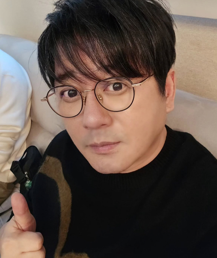 “생존신고!” 신승훈, 흰머리 가득..오랜만에 전한 근황