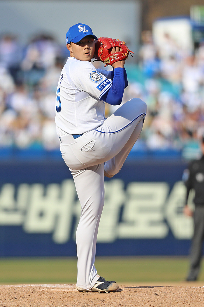 "아껴쓴다"던 155㎞ 좌완 광속루키, 연일 '홈런쇼'..나올 일이 없네...이래서 "선발 전환" 이야기 나오나