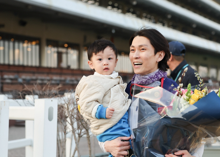[경마]'1000승 향한 도약 시작' 장추열, 통산 500승 달성
