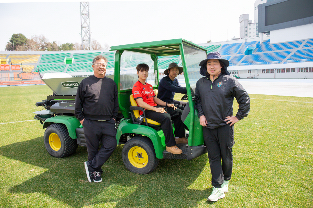 '측면에 속도 더했다!'' 강원FC, 신인 공격수 정인증 영입[오피셜]