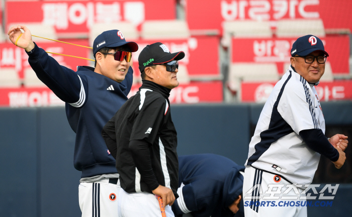 깜짝 놀란 이종범 코치 활짝 웃은 이강철 감독...'의지야 널 어떻게 미…