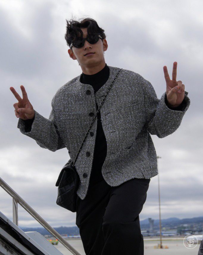 "개막전하러 갑니다" V자 그리며 CIN행 비행기 탑승! "SF, 이정후…