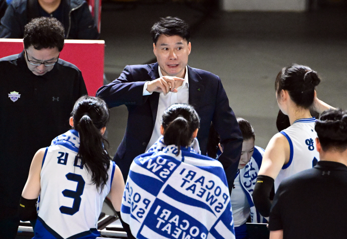 '염혜선 부상' 정관장, 현대건설에 0-3 충격패! 20년 역사상 최초 '승패패' 탈락 대위기 [PO2 현장리뷰]