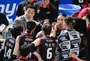 이 집중력으론 염혜선 와도 못 이겨! → 고희진 정관장 감독 탄식 