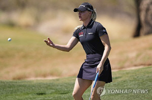 LPGA 헐, 새벽 2시 30분에 일어나 7㎞ 뛰고 9언더파(종합)