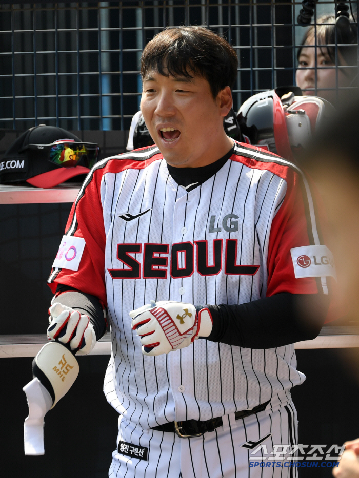 "내가 끝내야 한다." 12타수 무안타지만 김현수였다. 150km 직구를…
