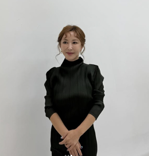 S.E.S 슈, 사업 대박나더니…가수 컴백 예고 "좋은 곡 하나 받아" [전문]