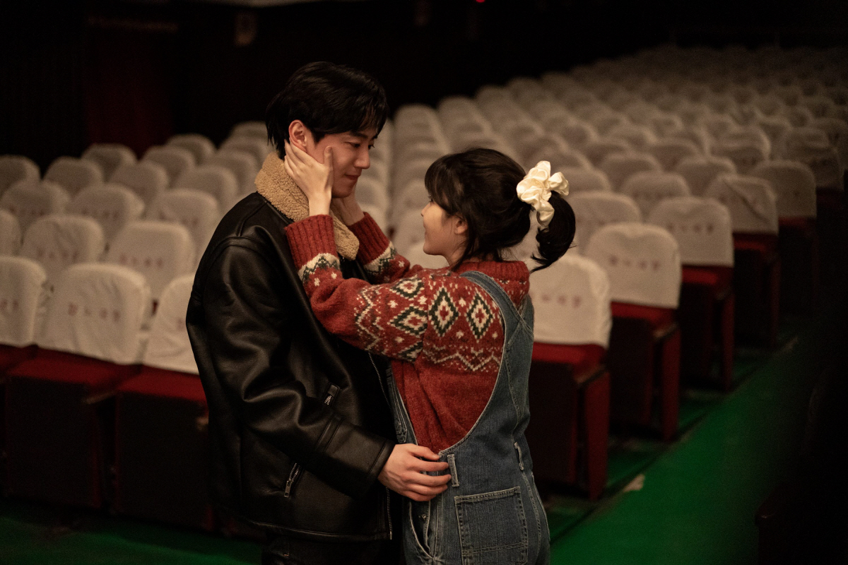'폭싹' 아이유-이준영, '분노 유발 상견례' 미공개 스틸 깜짝공개..잊…