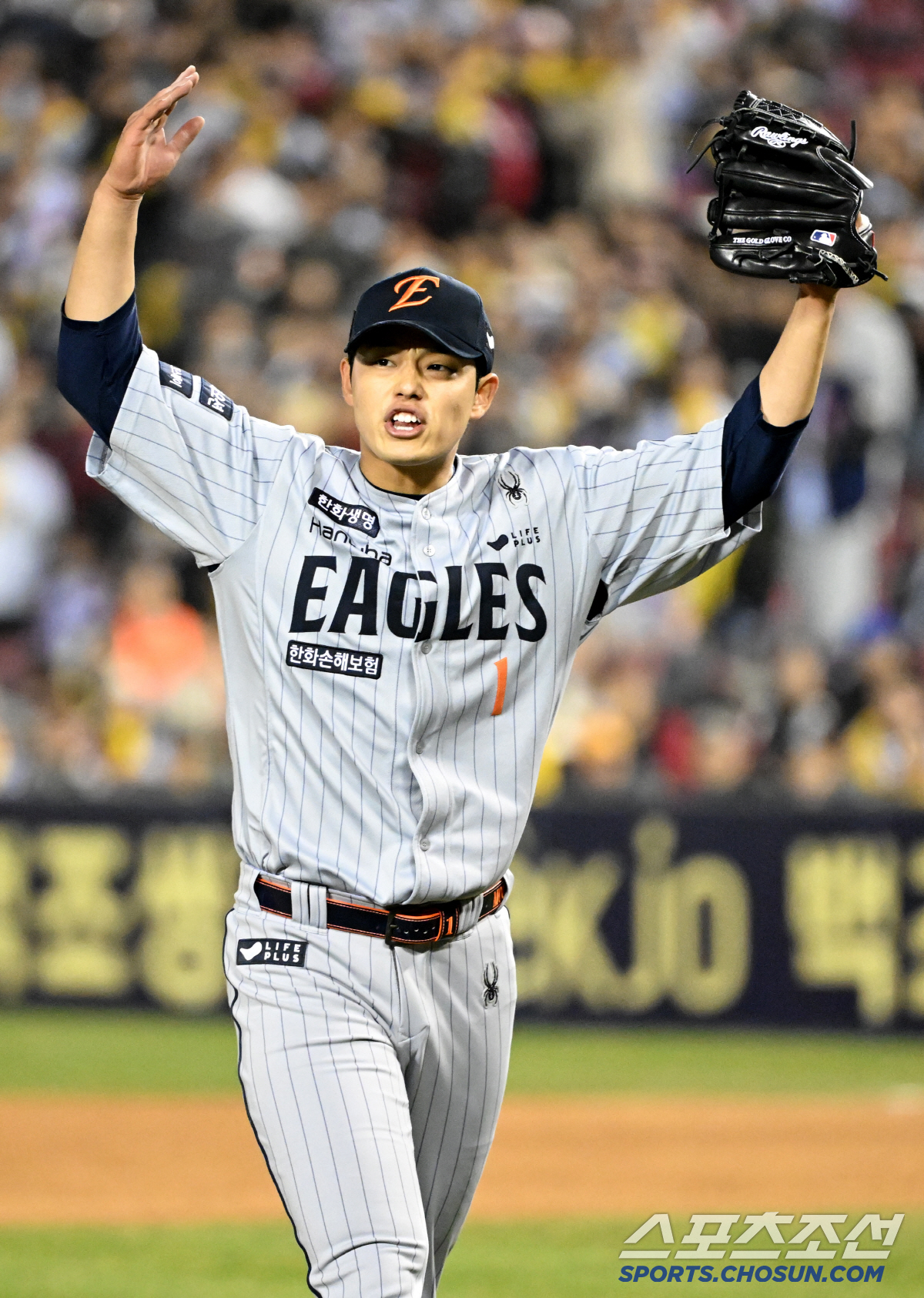 코 앞에서 느끼는 문동주 158Km 직구의 맛, 이걸 어떻게 쳐?[잠실 …