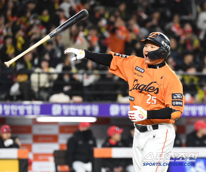신구장과 이렇게 잘 맞을까! 1호 주인공이 또…정규시즌 1호는 놓쳤지만,…