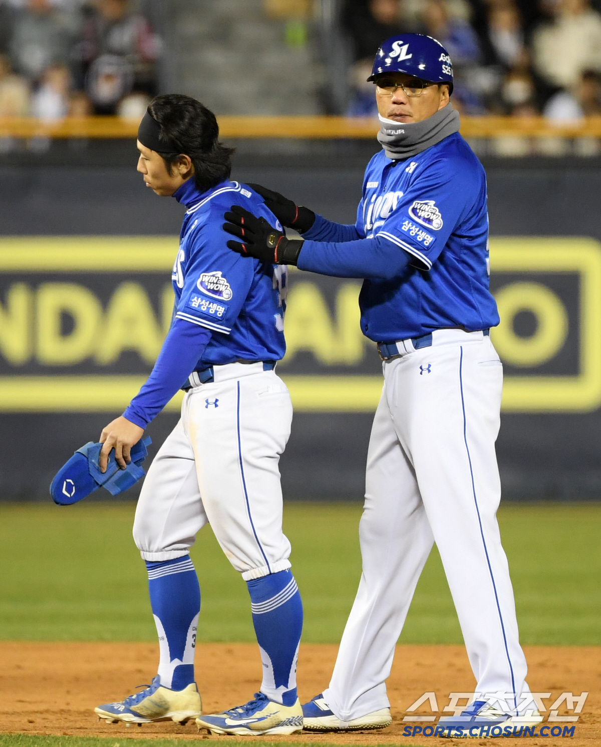 '또 스리피트 논란' 더그아웃 박차고 나온 박진만 감독...'억울하지만 …