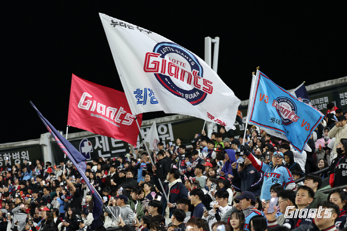 평균 1.7점 '물타선'→개막 6G만의 단독 꼴찌 추락…롯데에는 김태연도…