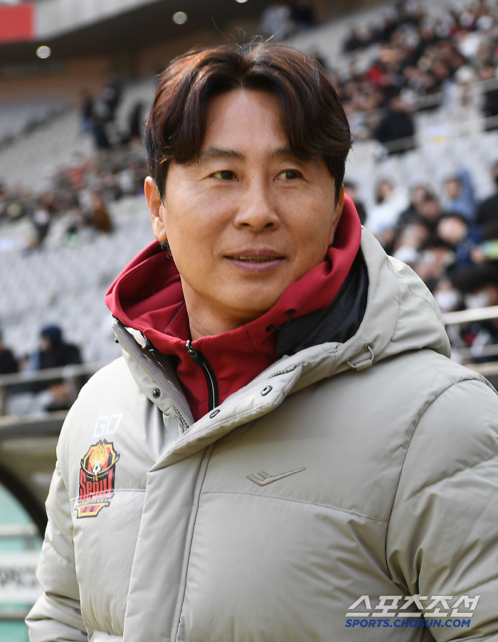 [현장인터뷰]'잔디+날씨 이슈' 김기동 "FC서울에 축복의 눈이길" vs 박창현 "서울 오니 '텐션' 오른다"