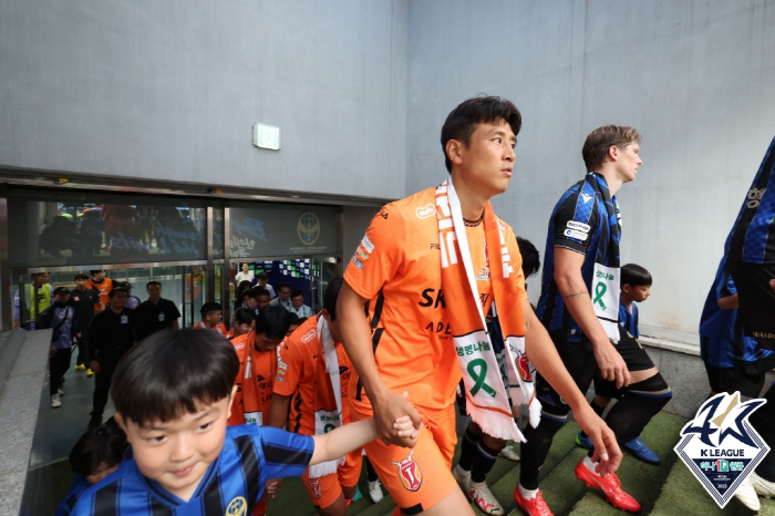 '18년의 헌신' 제주 레전드 구자철, 폭싹 속았수다!…금일(30일) 눈…