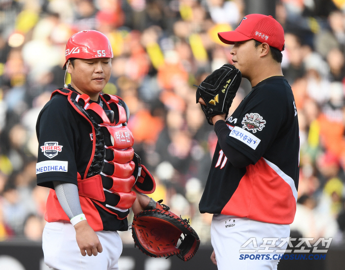 'ERA 꼴찌→역전패 1위'…'국대 마무리'도 불안, 선발 QS에도 이길…