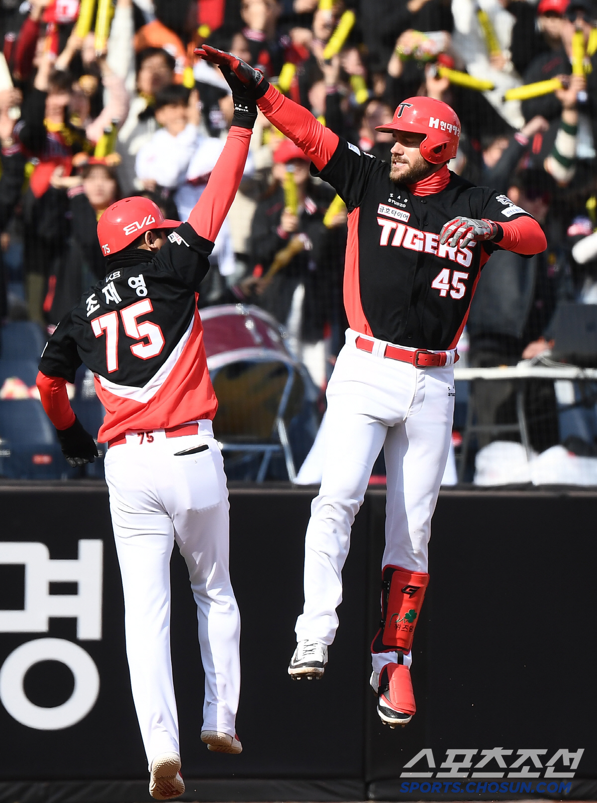 ML식 신구장, 88HR 기억 깨웠나…신구장 1호포부터 3연속 홈런까지 …