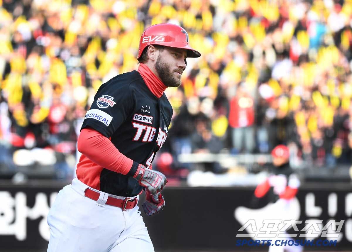 ML식 신구장, 88HR 기억 깨웠나…신구장 1호포부터 3연속 홈런까지 …