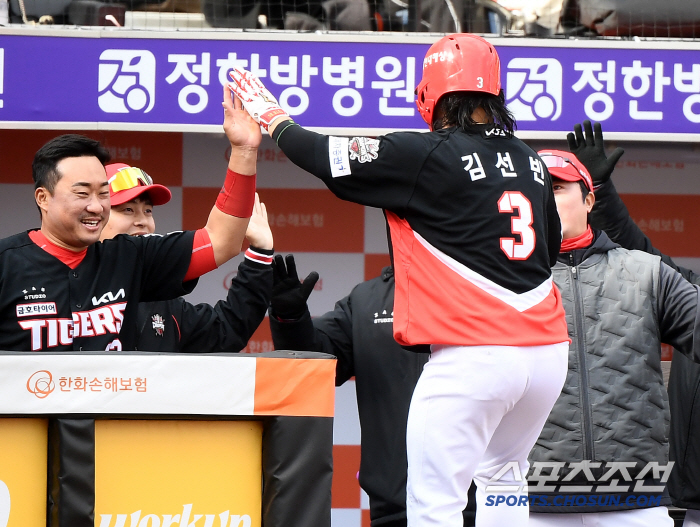 '7년 만에 스윕패 굴욕 막았다! 위즈덤 3G 연속 홈런 괴력' KIA,…